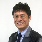 名越康文