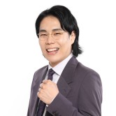 髙比良くるま（令和ロマン）